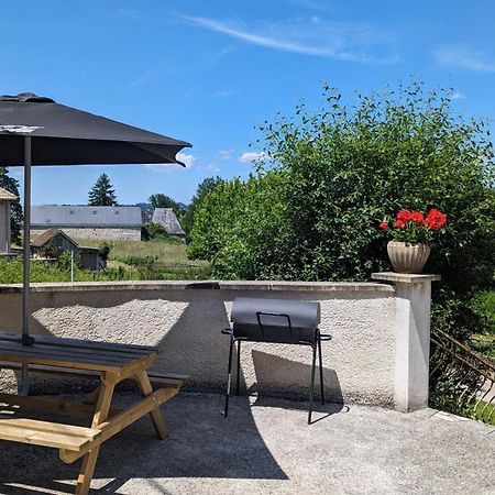 Logement A Brive Proche Centre-Ville Et Campagne - Climatisation, Wifi, Coin Exterieur Et Parking Prives Luaran gambar