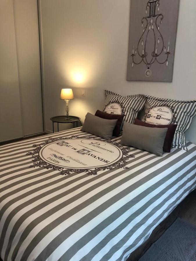 Logement A Brive Proche Centre-Ville Et Campagne - Climatisation, Wifi, Coin Exterieur Et Parking Prives Luaran gambar