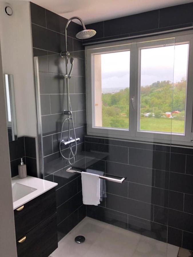 Logement A Brive Proche Centre-Ville Et Campagne - Climatisation, Wifi, Coin Exterieur Et Parking Prives Luaran gambar