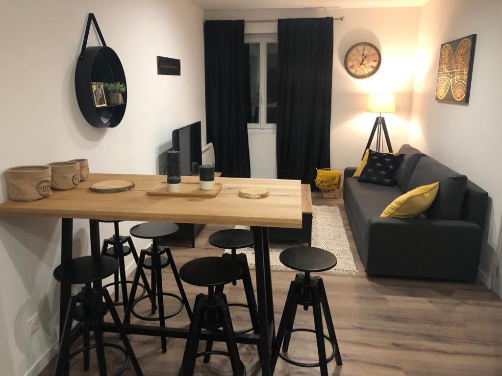 Logement A Brive Proche Centre-Ville Et Campagne - Climatisation, Wifi, Coin Exterieur Et Parking Prives Luaran gambar